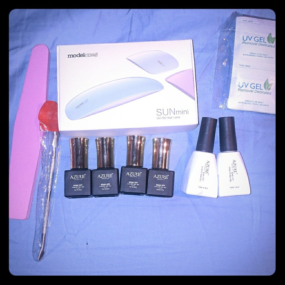 Gel UV nail kit with 4 colors